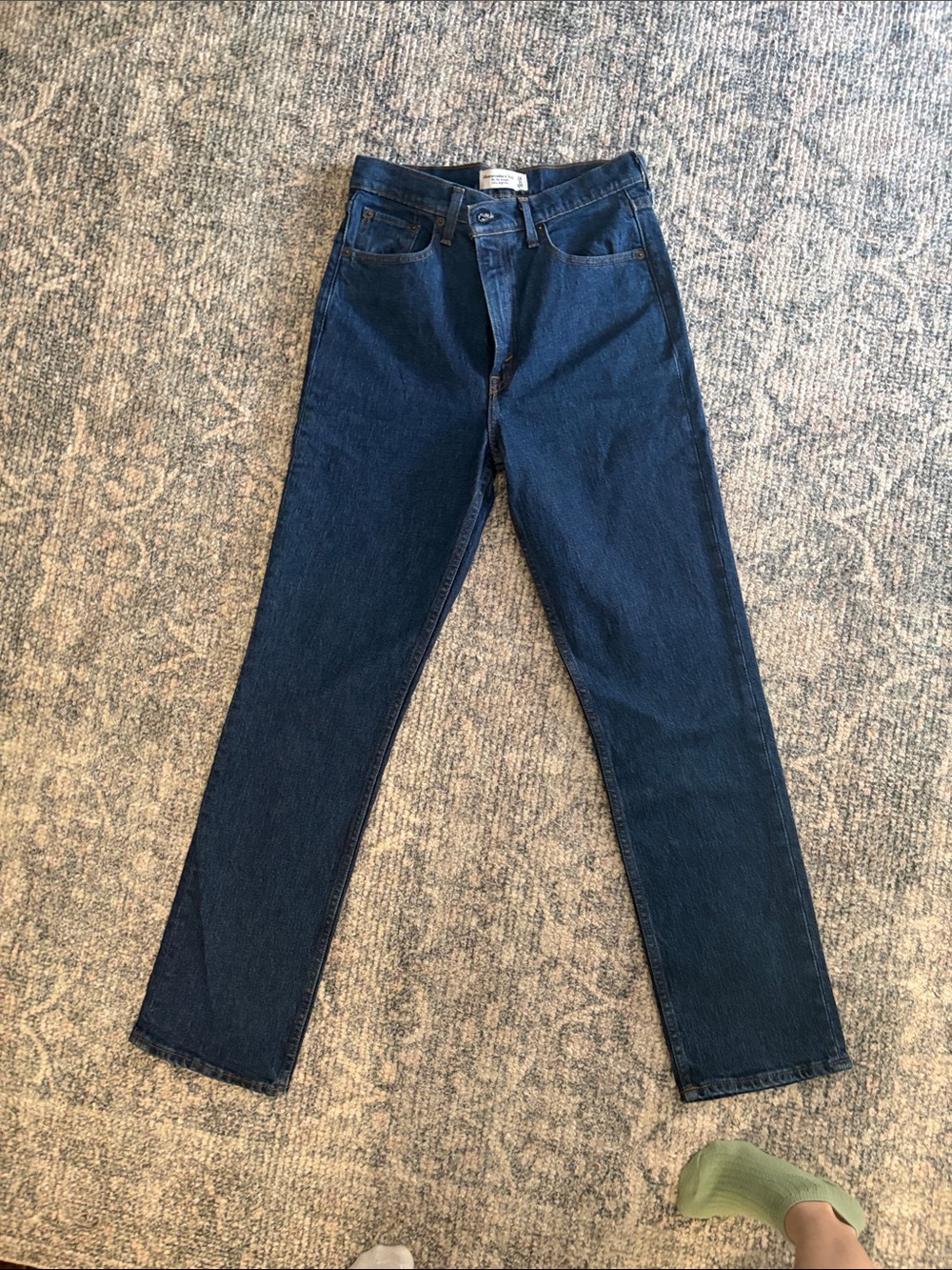 Abercrombie & Fitch 90s Straight Ultra High Rise size 2R New W/O tags